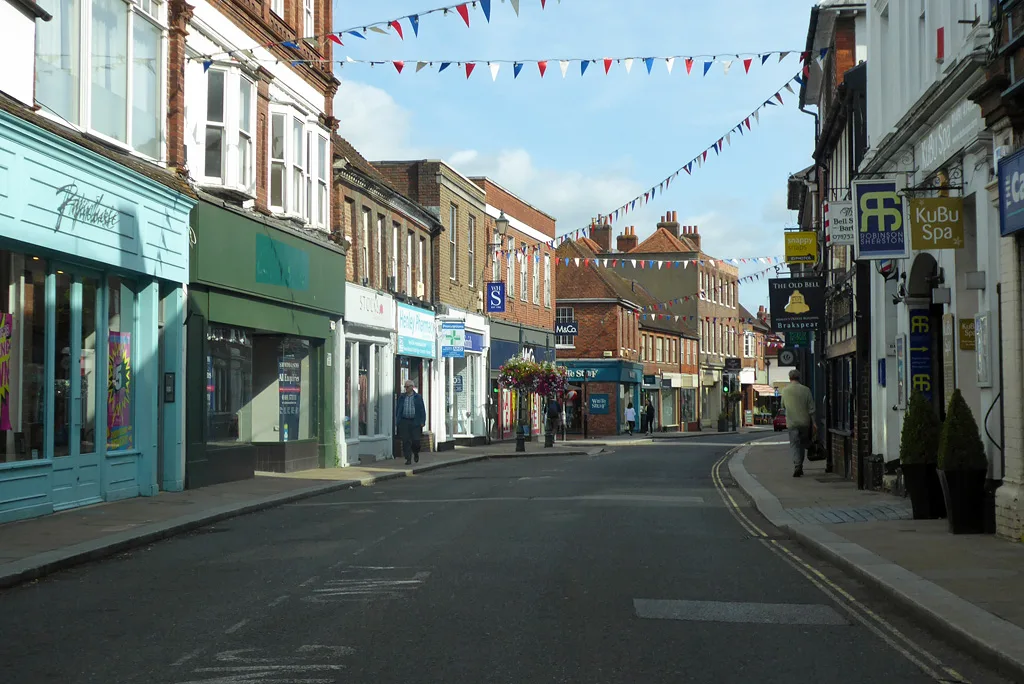 Bell Street, Henley-on-Thames. Both lanes close between Kings Road and New Street while the runners come through on 18 October