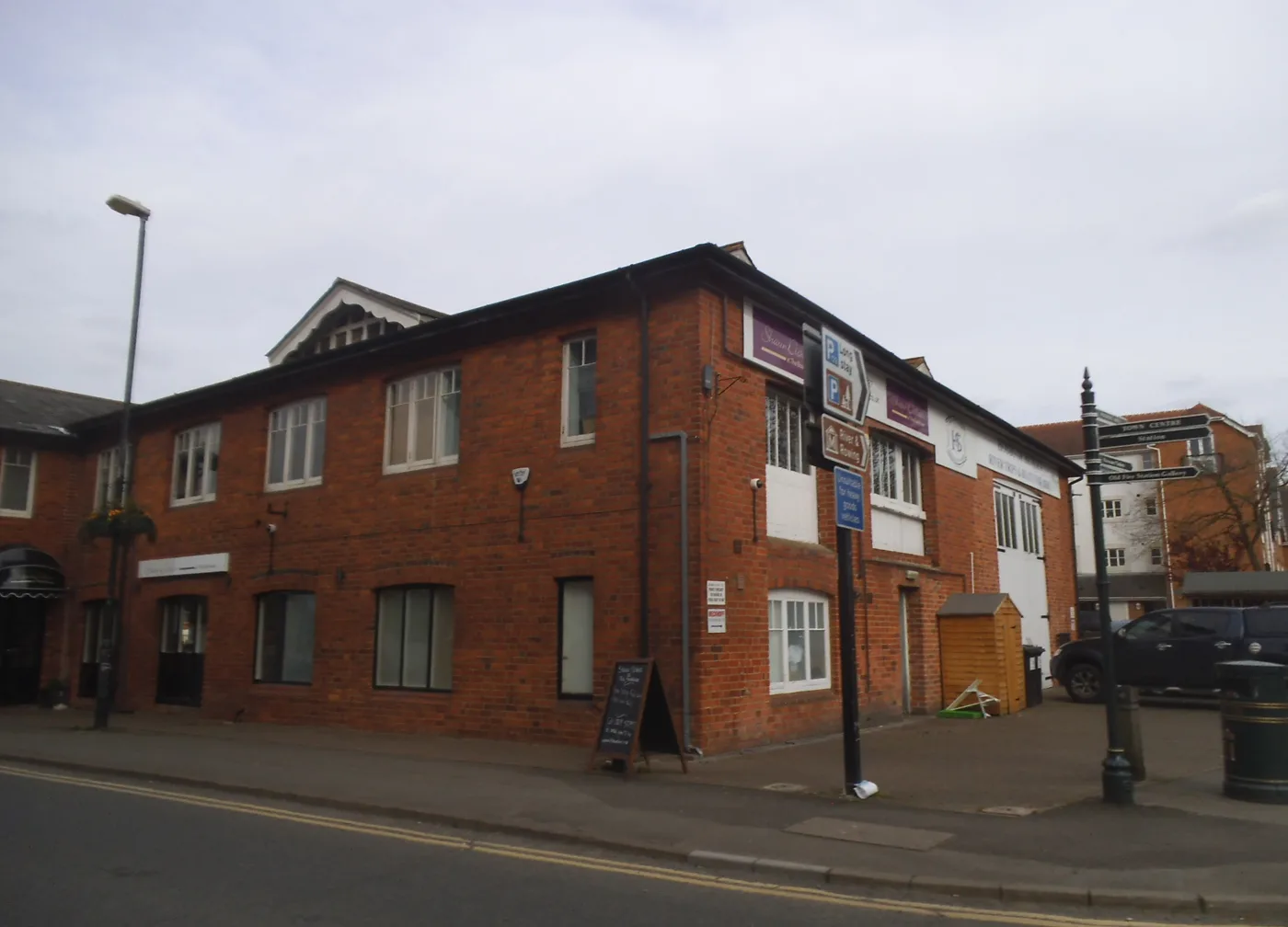 The Boathouse on Station Road, Henley-on-Thames. The picture does not show the building as it is today.